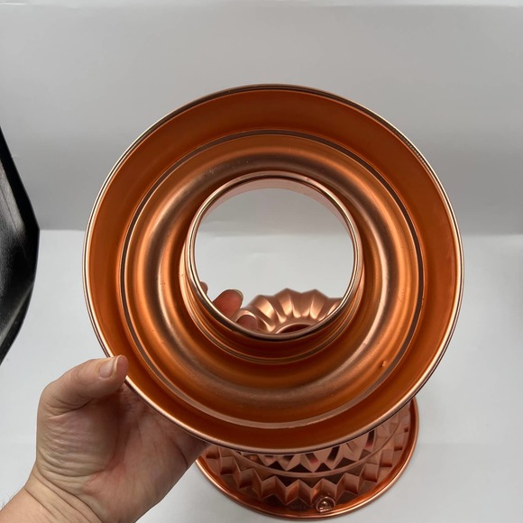 Vintage Copper Bundt Cake Pans Lot 2 Smooth & Textured 9 Cups Baking - Picture 4 of 9